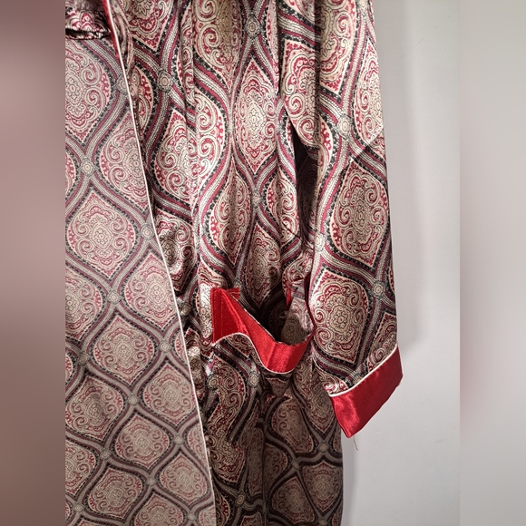 Men's Satin Housecoat and Short Set Size Medium Super Silky Comfy - Picture 5 of 7